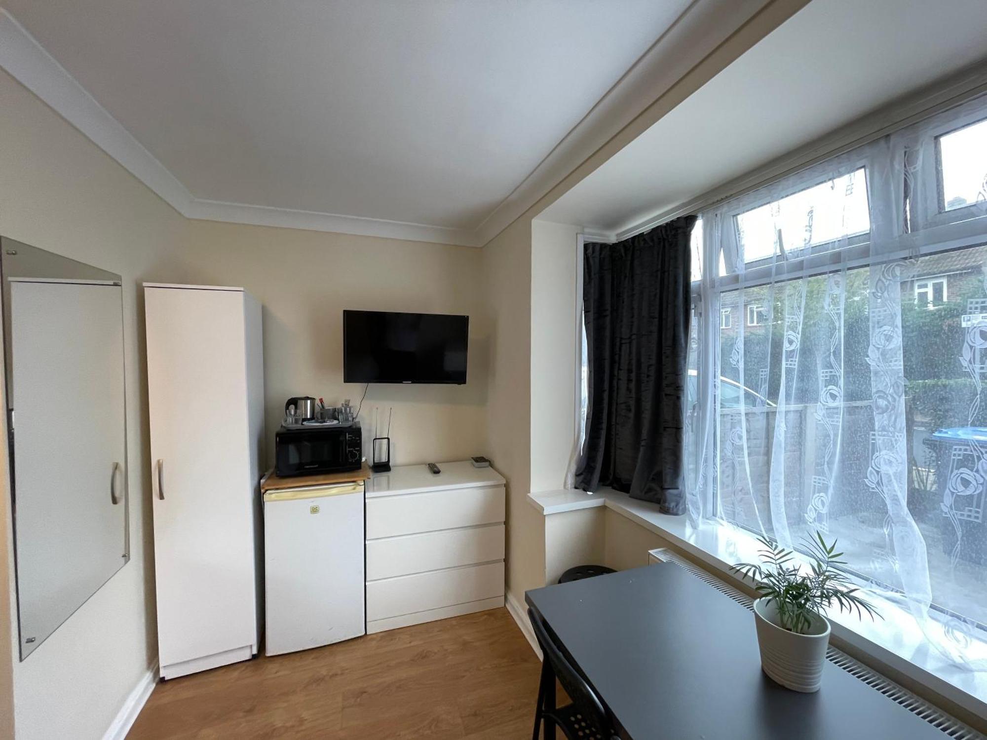Kensal Lodge 2 Guest House ロンドン エクステリア 写真